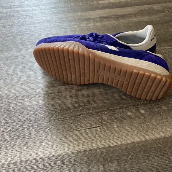 Converse Run Star Royal Blue Sneakers with White Stars - Picture 2 of 5